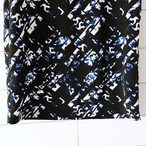 Black Blue Graphic Print Shift Dress - Picture 7 of 8